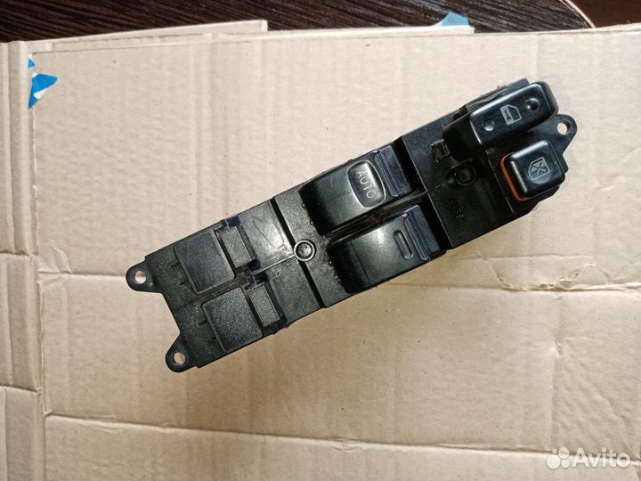 Блок управления стеклоподьёмниками тойота авенсис