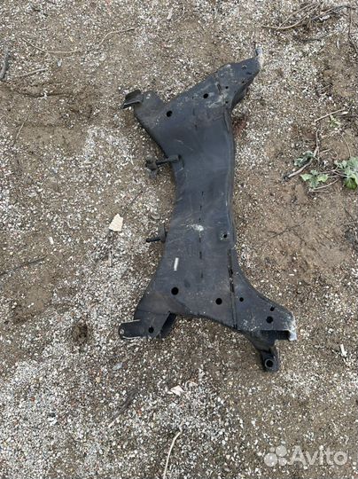 Подрамник передний mitsubishi lancer 9