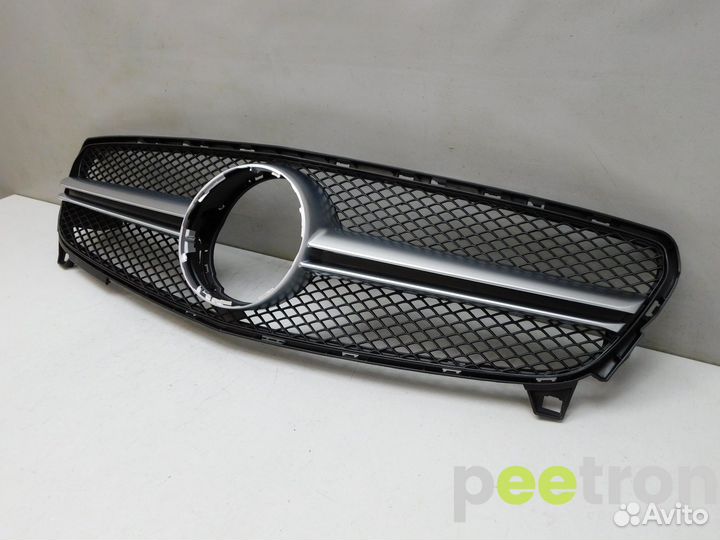 Б/У Б/У Решетка радиатора новая A1768880100