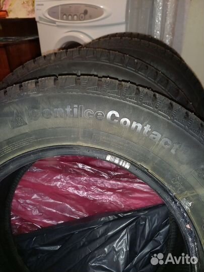 Continental ContiIceContact 4x4 215/65 R16