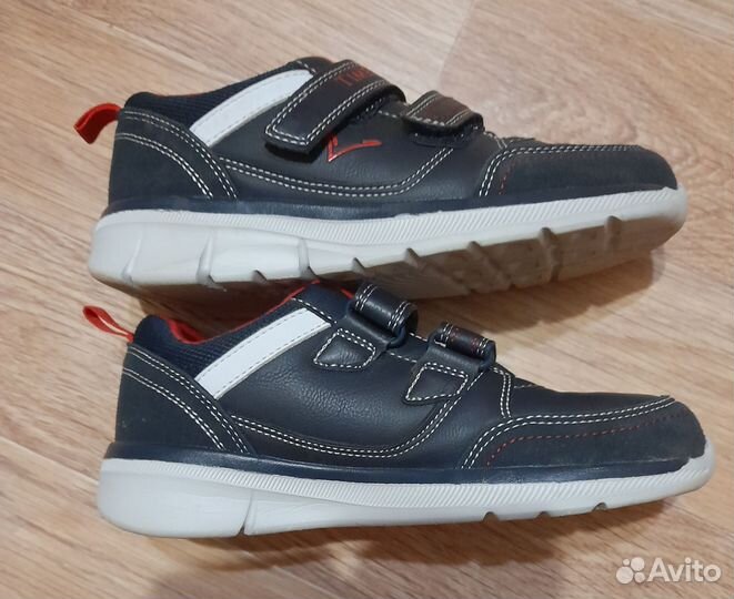 Кроссовки детские