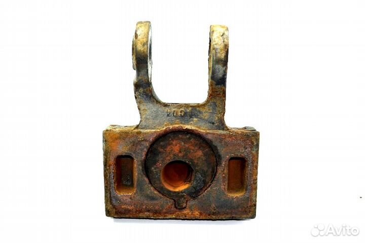 Кронштейн амортизатора переднего моста, нижний пра