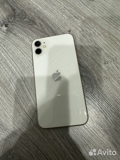 Телефон iPhone 11