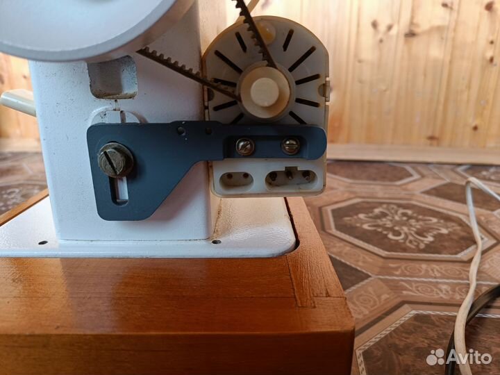 Швейная машина Зингер Чайка 143А
