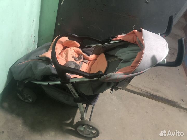 Прогулочная коляска