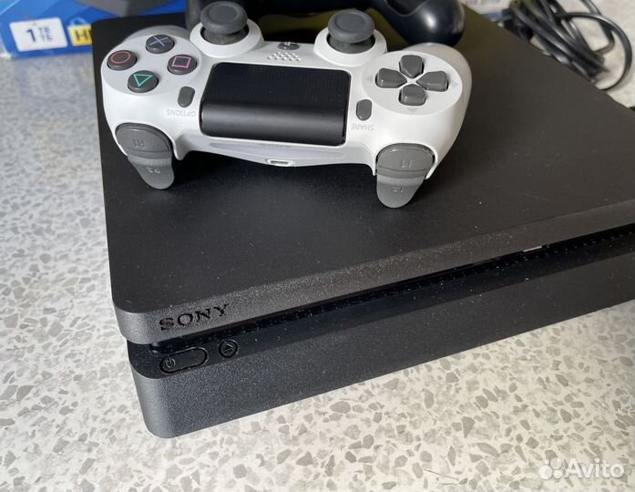 Sony Playstation 4 + 200 игр