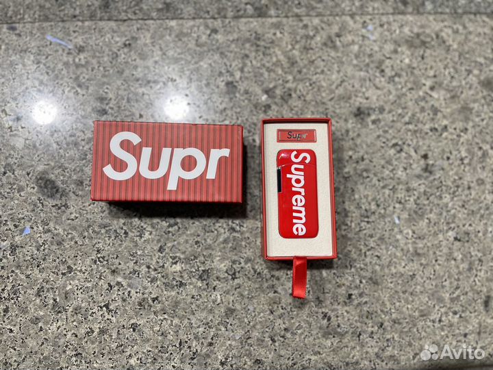 Зажигалка supreme