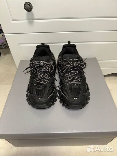 Balenciaga track 1 black