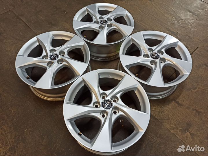 Диски 17 5х114,3 ET45 оригинал Тойота из Японии