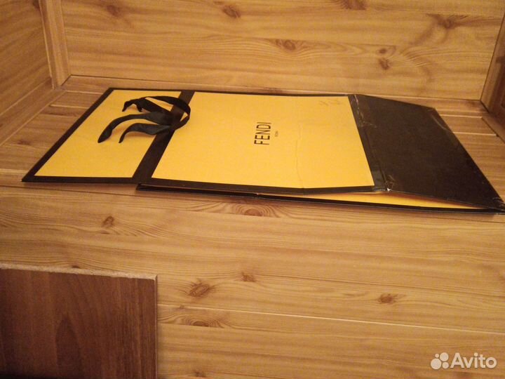 Коробка складная Fendi Roma с подписью