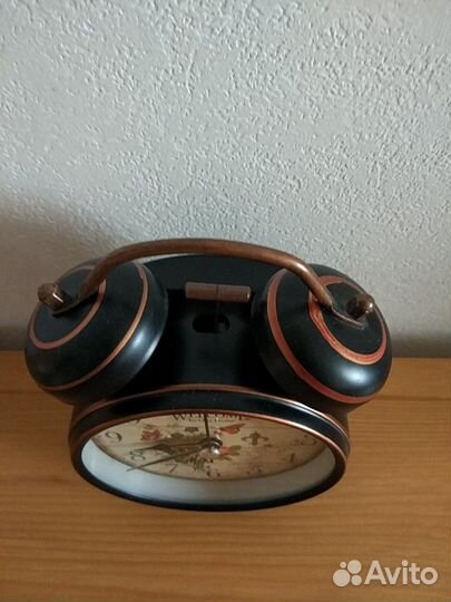 Часы будильник