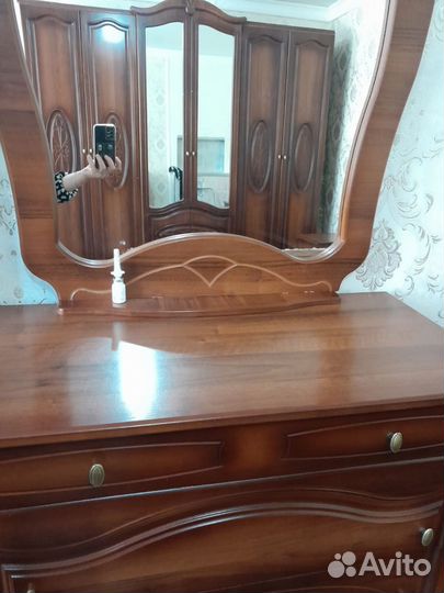 Спальный гарнитур