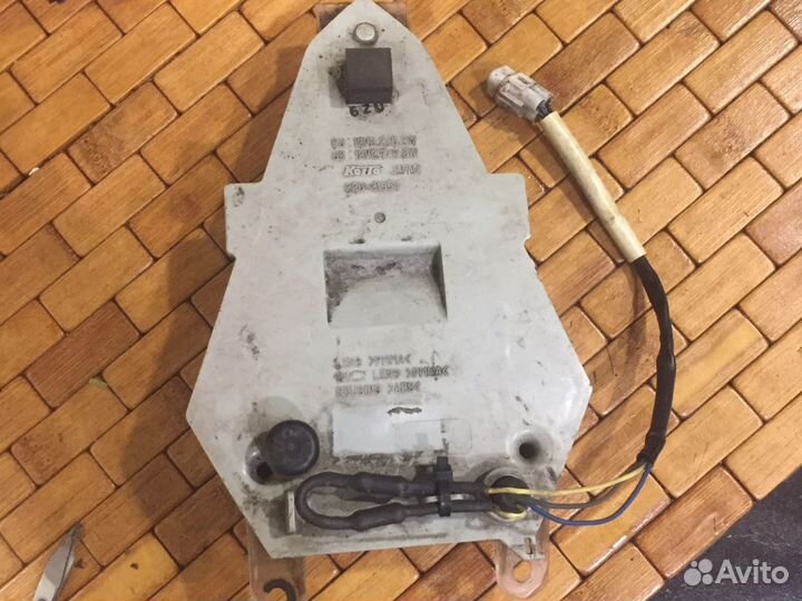 Фонарь задний r6