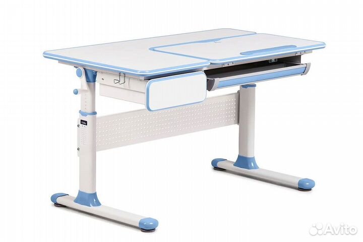 Детская парта и два стула (меняют высоту)