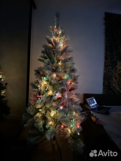 Елка искусственная заснеженная