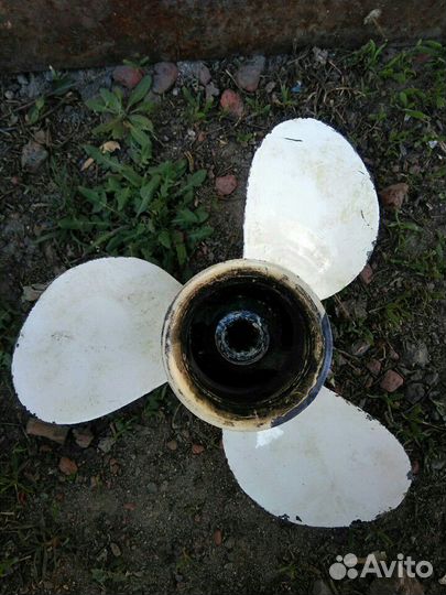 Винт на лодочный мотор