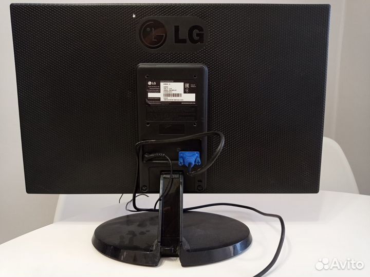 Монитор LG 22M38A