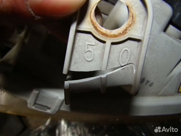 Фара передняя левая Toyota Bb NCP30 2nzfe