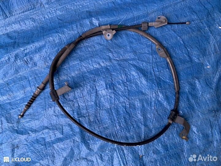 Тросик ручника на lexus CT200H ZWA10 2zrfxe