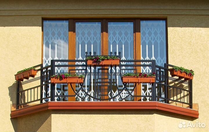 Решетка раздвижная металлическая Тип RR-4, ажурная