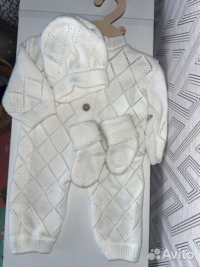 Вязанный костюм для новорожденных
