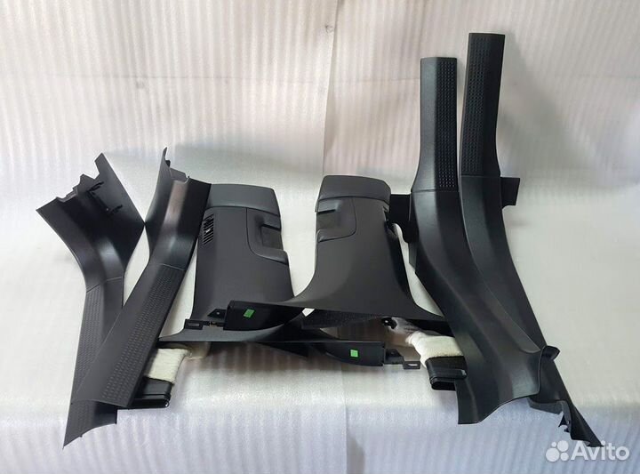 Панели стойки салона Audi A8 D3