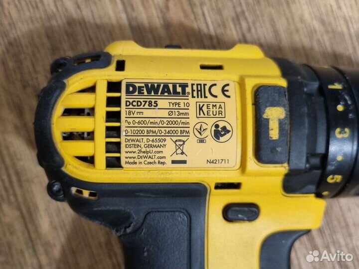 Ударная дрель-шуруповерт dewalt DCD785