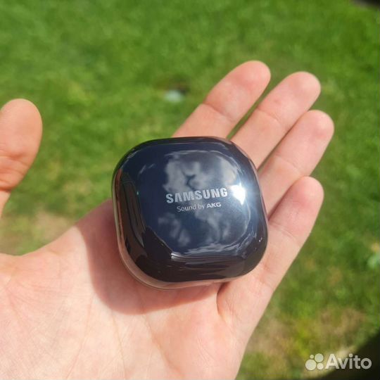 Наушники Galaxy Buds Live