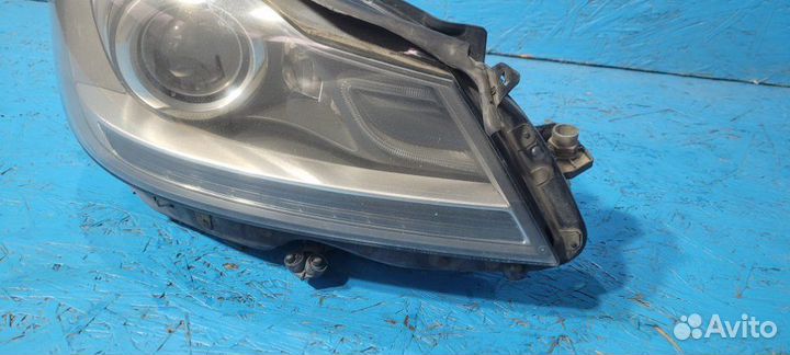 Фара правая Mercedes-Benz C-Class