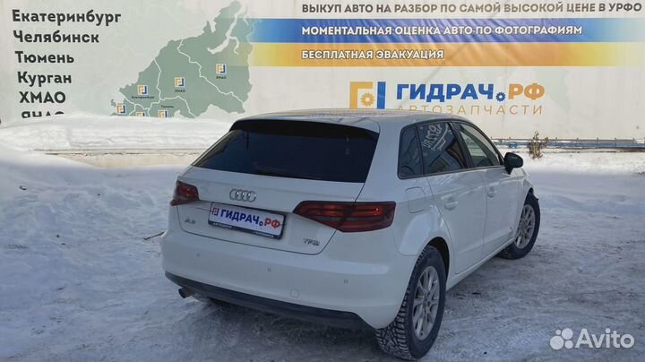 Кронштейн переднего бампера левый Audi A3 (8V) 8V3