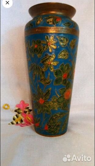 Ваза бронза