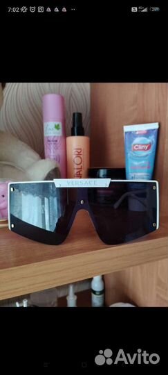 Солнцезащитные очки женские брендовые