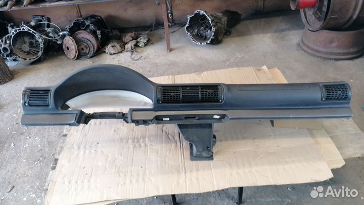 Торпеда в сборе с подушкой пассажира Ауди А4 1995