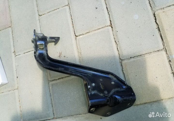 Ролик раздвижной двери правый нижний Mercedes-Benz