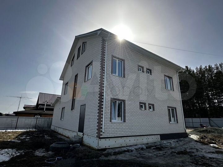 Коттедж 252 м² на участке 13,4 сот.