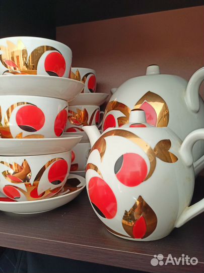 Продается сервиз чайный