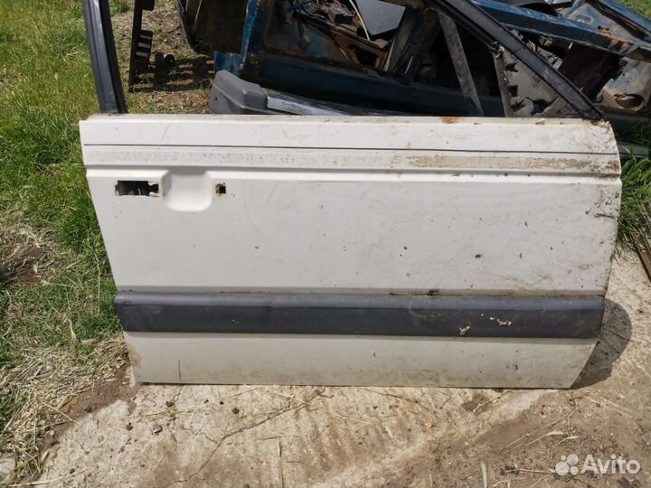 Дверь задняя правая Volkswagen Passat b3 седан