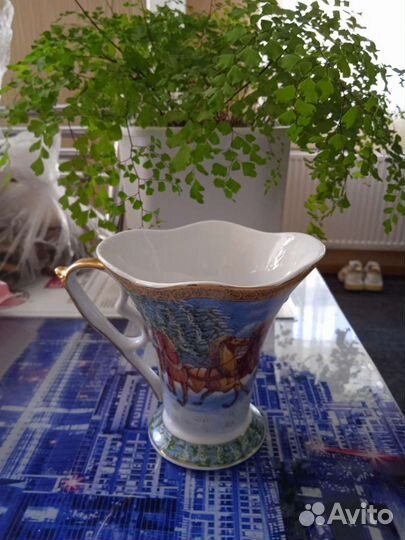 Чашечка фарфоровая