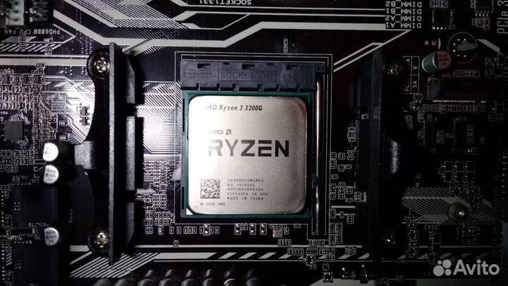Процессор AMD Ryzen 3 3200G
