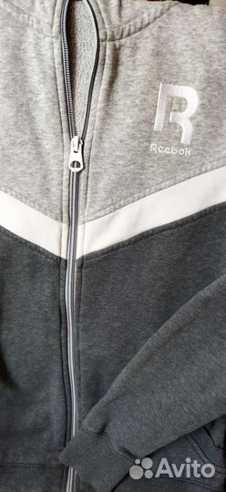 Спортивная одежда. Ветровка Reebok