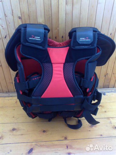 Вратарский нагрудник CCM Extreme Flex Shield SR. L