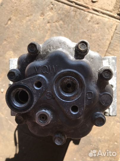 Компресор кондиционера Ford 2.0дизель