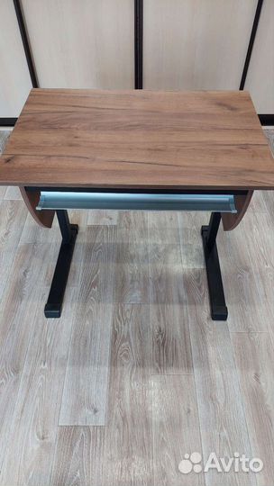 Стол, парта