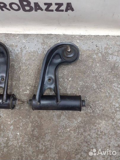 Рычаг передний верхний Mercedes W210