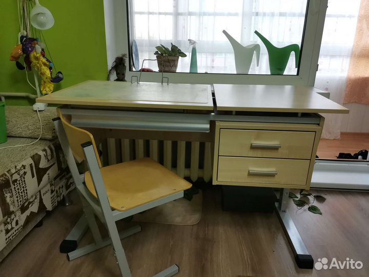 Растущая парта и стул