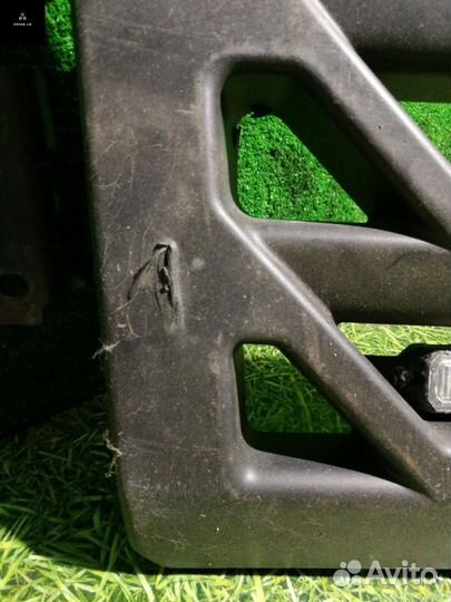 Решетка радиатора верхняя Renault T-Series 2014