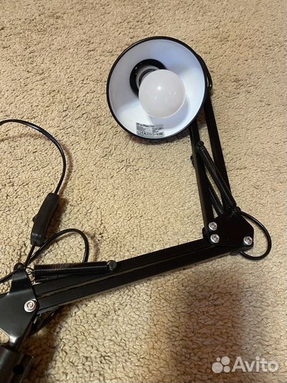 Настольный светильник