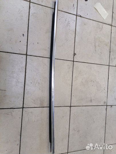 Бархотка внешняя на дверь задняя правая Ford Focus