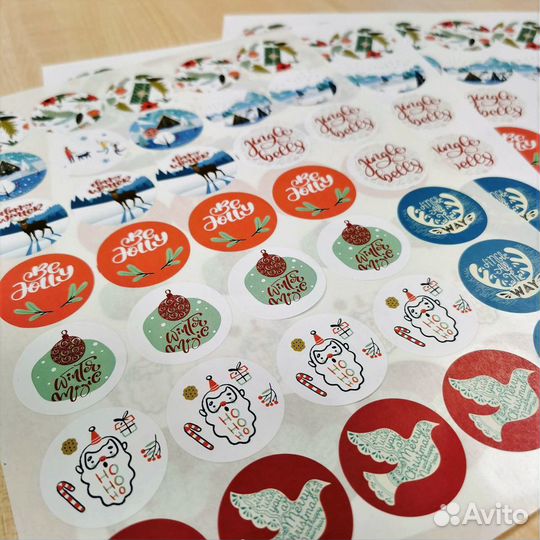 Печать наклеек любой формы, глянцевых, матовых