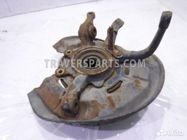 Кулак задний правый